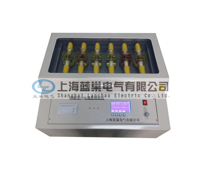 LCY-6B六杯型絕緣油介電強(qiáng)度測(cè)試儀又稱絕緣油介電強(qiáng)度測(cè)試儀、絕緣油介質(zhì)強(qiáng)度測(cè)試儀及絕緣油電強(qiáng)度測(cè)定儀，六杯絕緣油介電強(qiáng)度測(cè)試儀根據(jù)《絕緣油介電強(qiáng)度測(cè)定法》設(shè)計(jì)生產(chǎn)